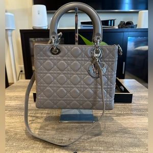 Lady Dior Medium Canage Gray